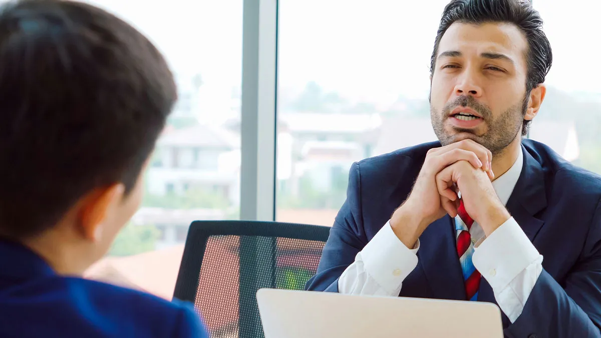 Manager Wants Employee To Pass On 12 Years Of Experience Before Going On Vacation, He Just Resigns