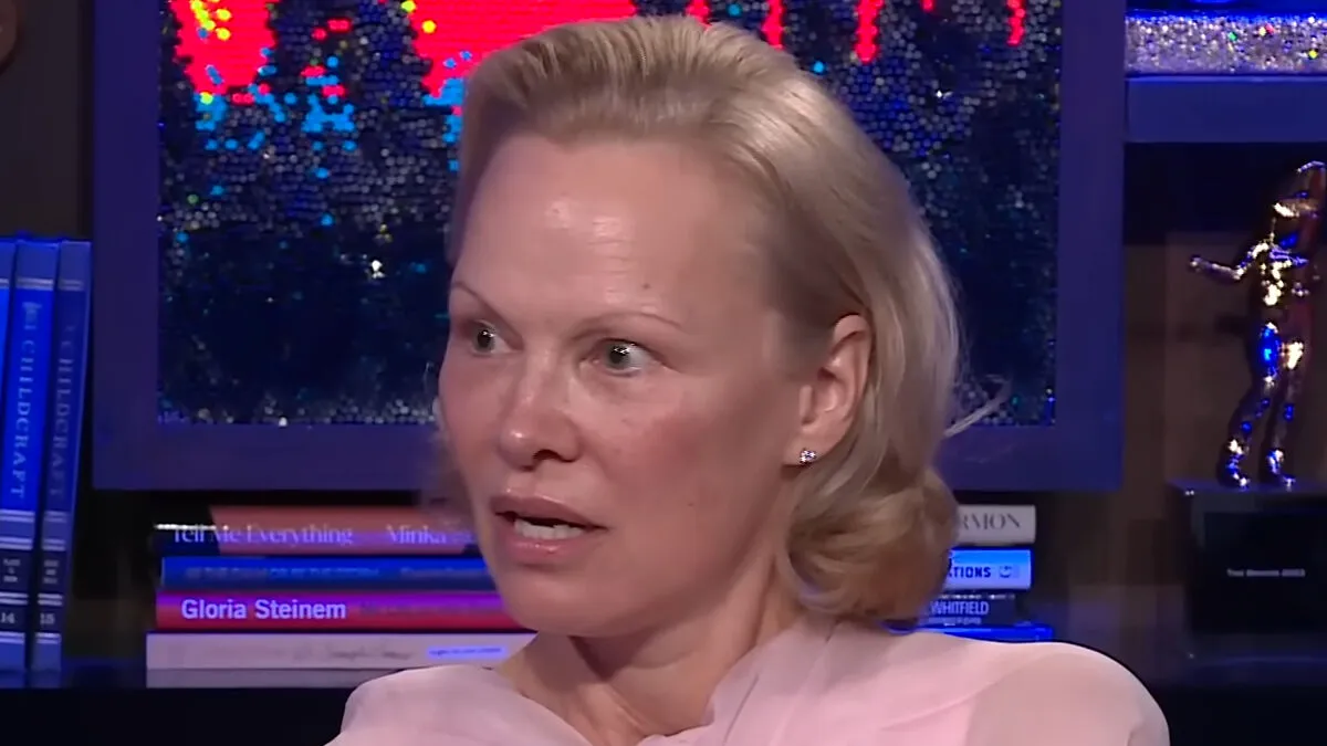 "He Wanted The Drama And Pam Wasn't Having It": People Applaud Pamela Anderson's Reply To TV Host