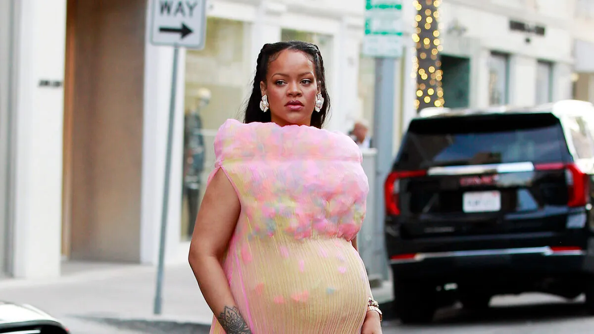 "Somebody Said Bloated Cupcake": Rihanna's Maternity Dress Mocked As Fans Discover Absurd Price