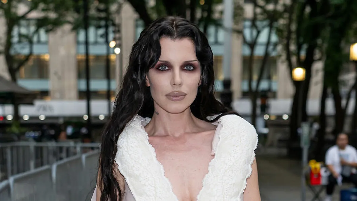 Julia Fox Reveals Why She Regrets Her Plastic Surgeries, But The Internet Is Divided