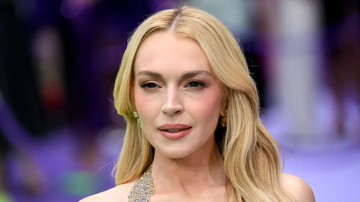 After Responding To Plastic Surgery Rumors, Lindsay Lohan Stuns Fans With New Makeup-Free Selfies