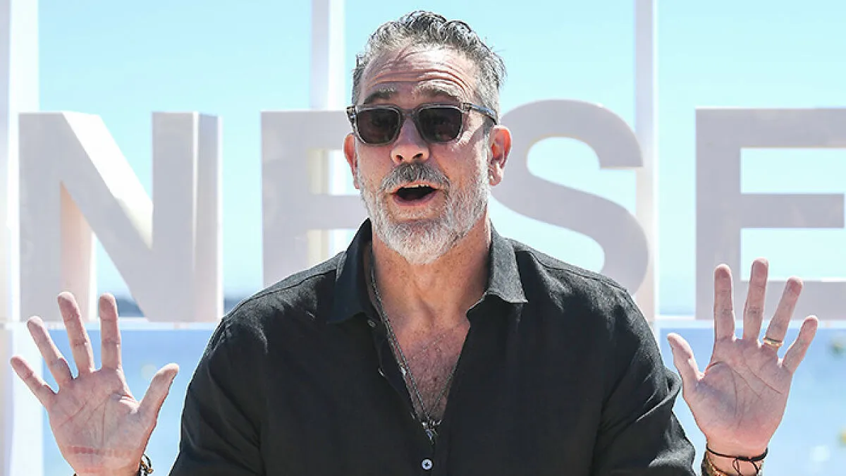 Viral Theory Says Jeffrey Dean Morgan Pleasures Himself 20 Times A Week, Actor Responds To It