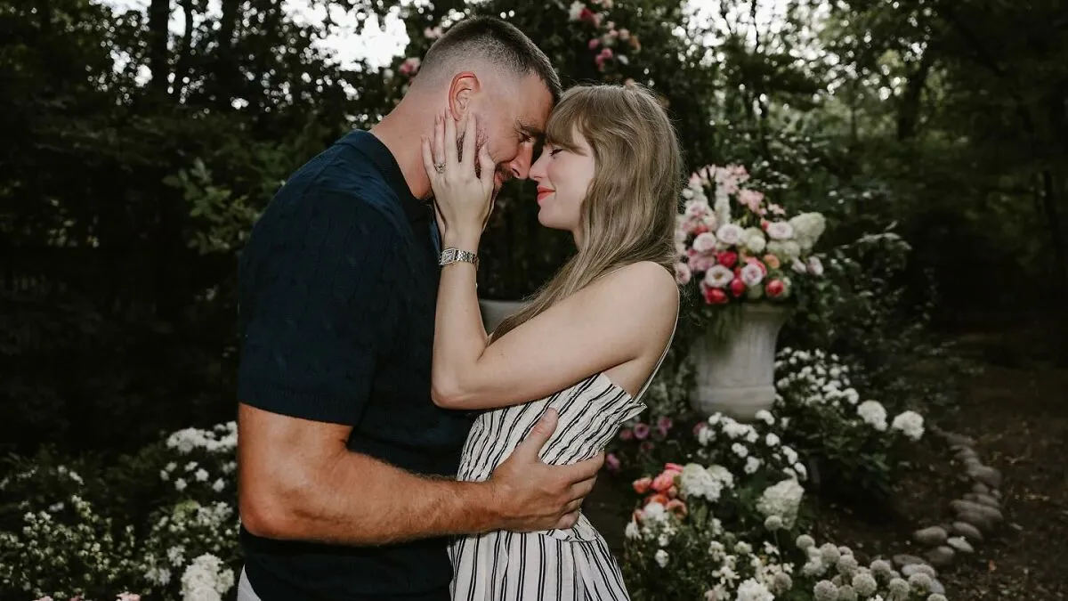 Taylor Swift's Heart-Melting Engagement Photos And Caption Are Breaking The Internet
