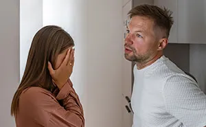 Teen Feels “Suffocated” In Toxic Dad’s Home, Begs Aunt For Help, She Calls CPS On Her Own Brother