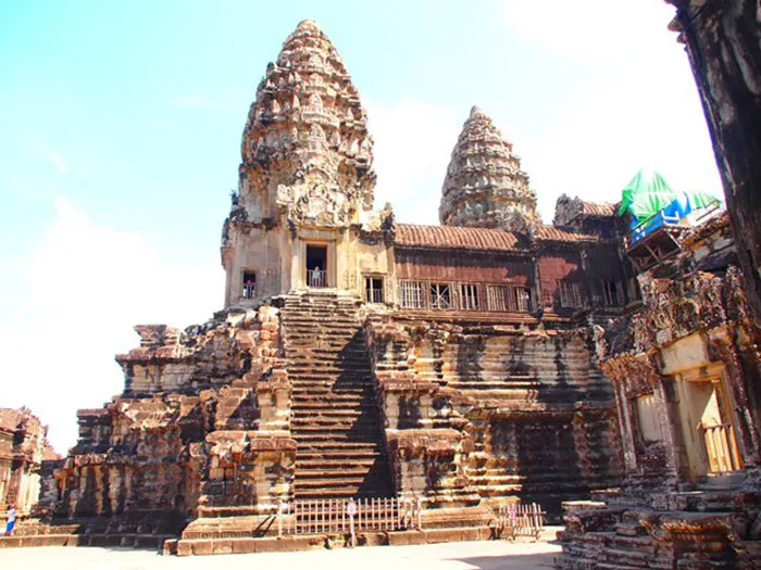People Share 43 Stories Of When They Visited A Place That Made Them Nope Out Immediately 