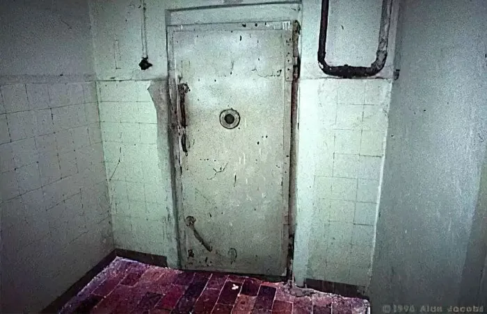People Share 43 Stories Of When They Visited A Place That Made Them Nope Out Immediately 