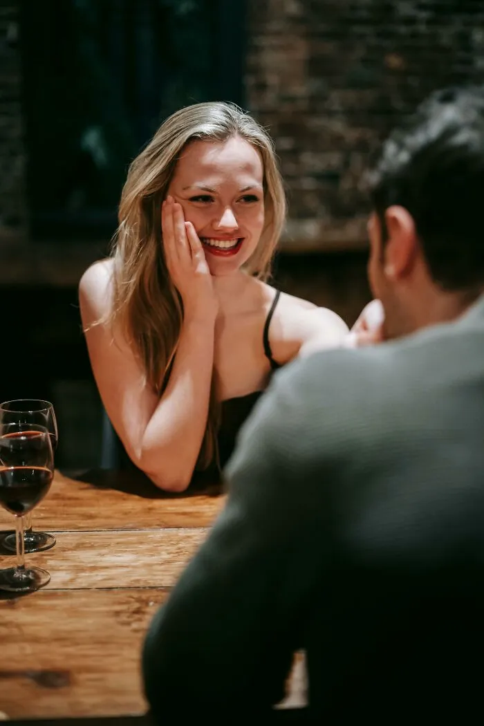 "Slept With My Fiancé And Her Mother Did Too": 42 Times People Couldn’t Believe Their Horrible Friends