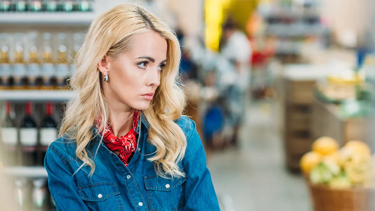 Woman Rethinks Marriage After Fiancé Pops Up Unexpectedly In Grocery Store She Went To En Route Home