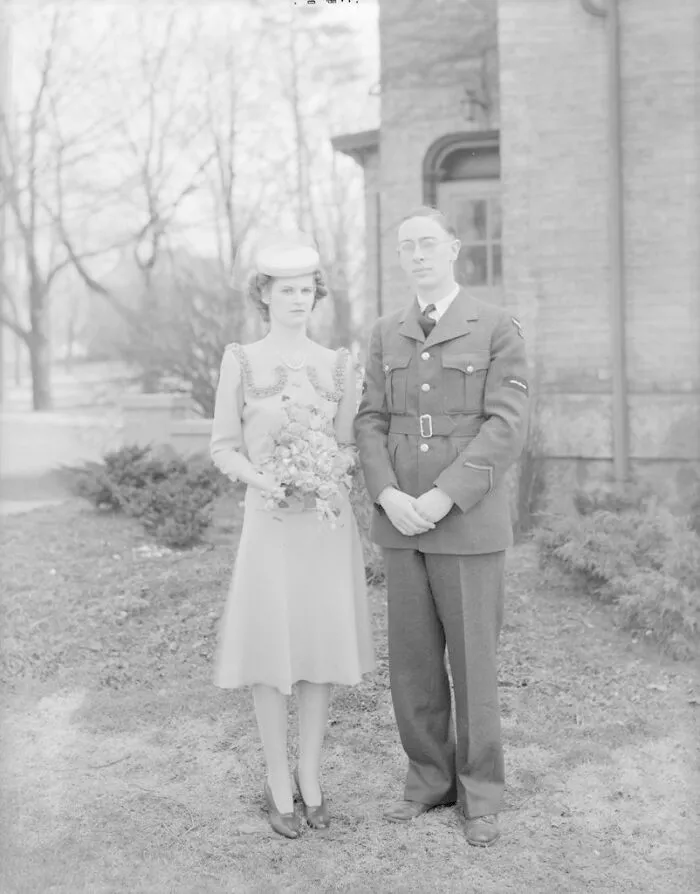 Holmes Wedding, 1940-1945