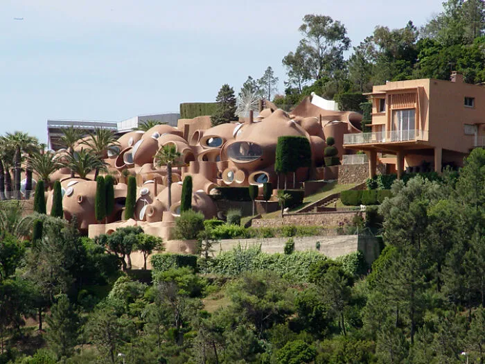 Palais Bulles By Antti Lovag