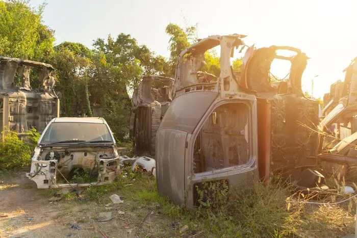 “Still Scares Me”: 47 People Who Couldn’t Sleep For Days After Spending Time In The Woods