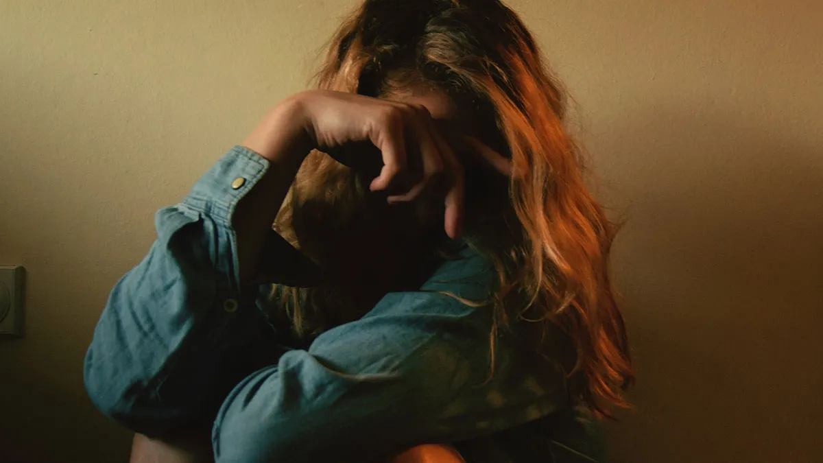 “Makes Me Gag”: Woman Can’t Understand Why She Can’t Get A Job, Sister Gets Brutally Honest