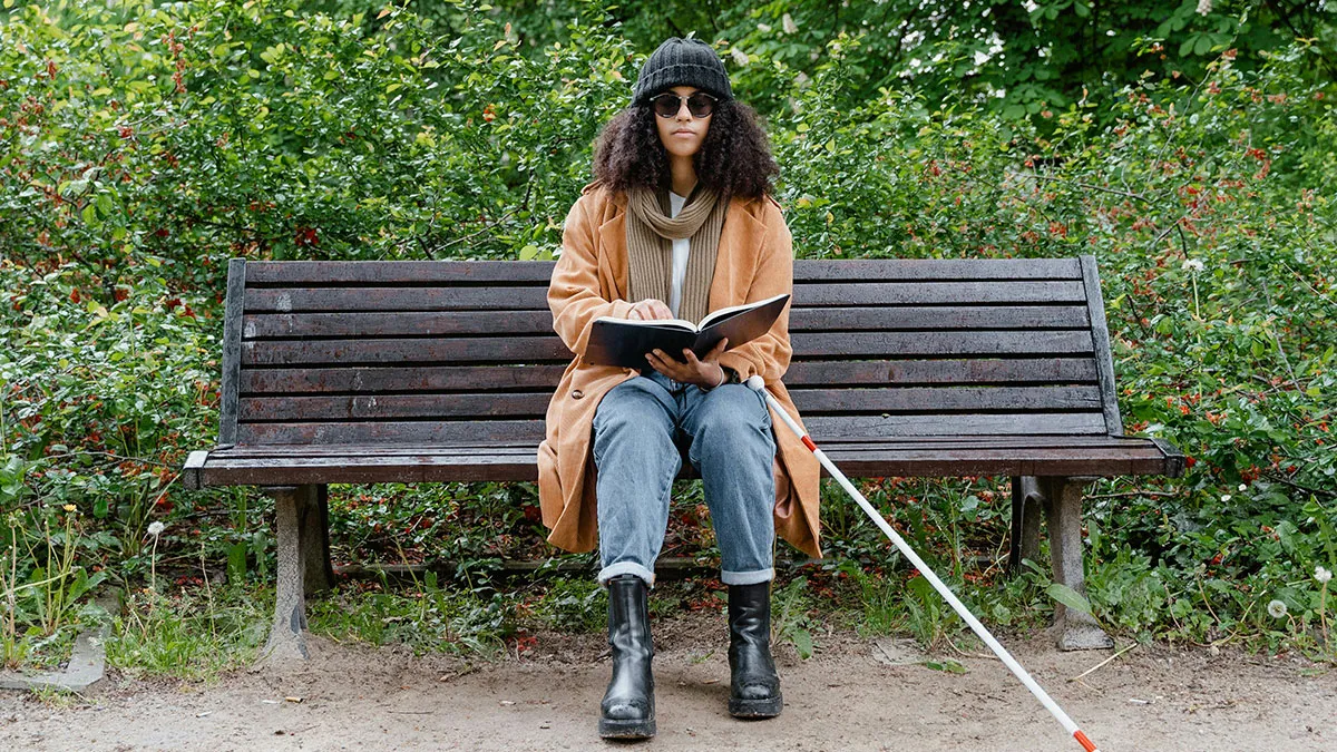 Rude Karen Lets Kid Snatch Blind Woman’s Cane Because She Bumped Into Them, Kind Man Helps Out
