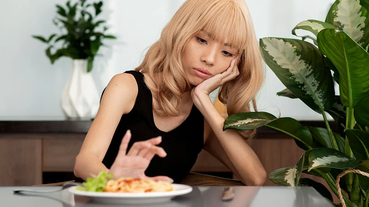 Evil MIL Mad After Son's Allergic Fiancée Refuses To Eat Food That She Purposely Added Onions To