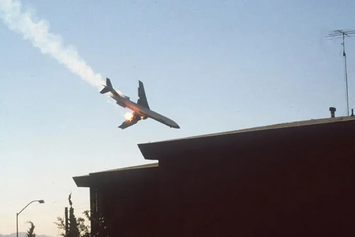 El vuelo 182 de PSA al estrellarse