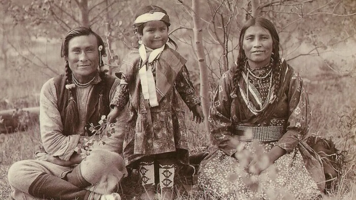 50 Vintage Native American Family Photos That Will Fascinate You