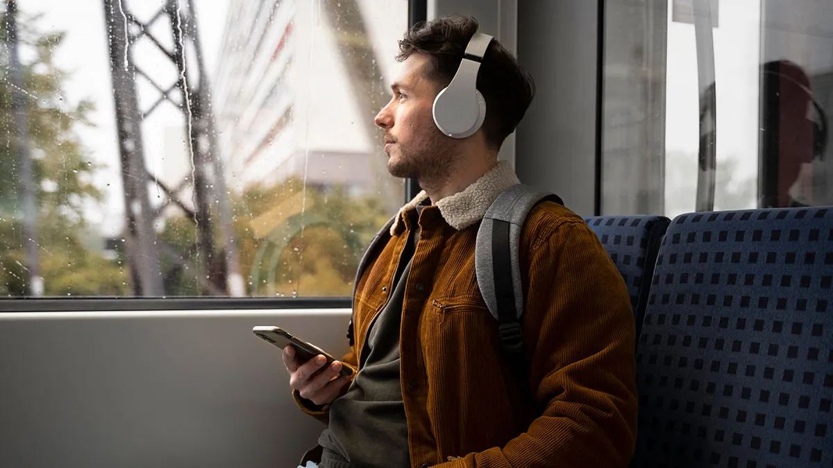 “He Didn’t Stop”: Hefty Man Tries To Bully Train Passenger, It Ends Embarrassingly For Him