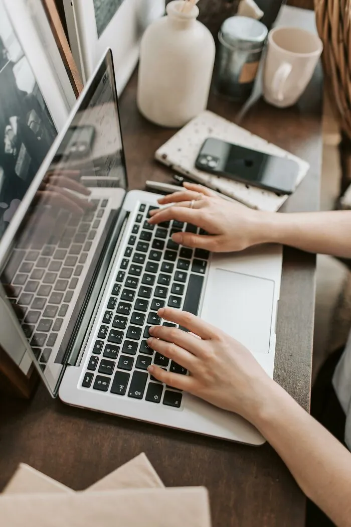 40 Workers Just Did The Public A Huge Favor By Telling These Secrets
