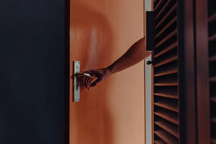 42 Creepy Moments People Can’t Forget That Keep Coming Back To Them