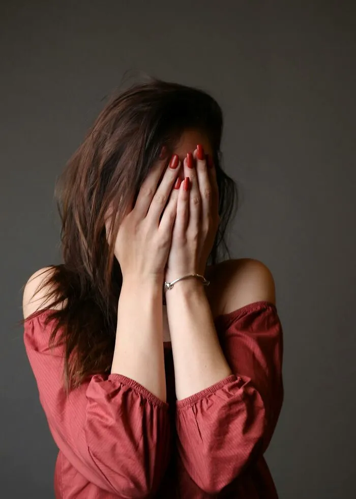 “She Pulled That From Thin Air”: 30 Things Psychics Predicted That Ended Up Becoming True