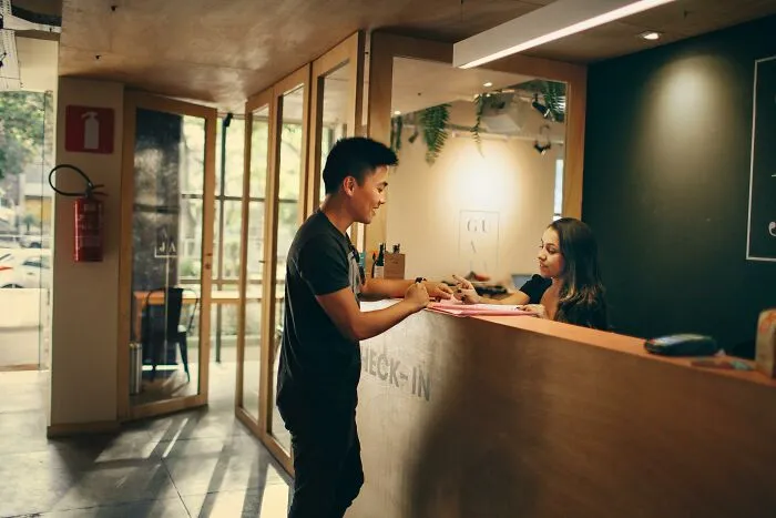 40 Workers Just Did The Public A Huge Favor By Telling These Secrets