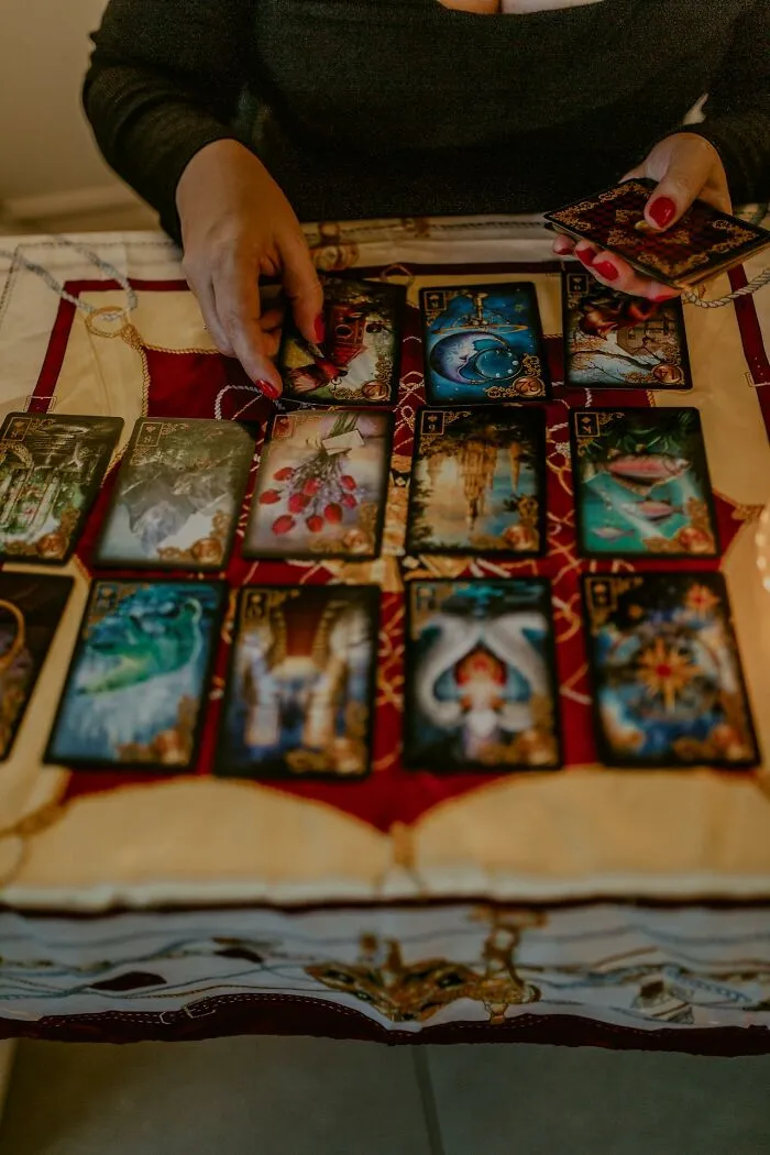 “She Pulled That From Thin Air”: 30 Things Psychics Predicted That Ended Up Becoming True