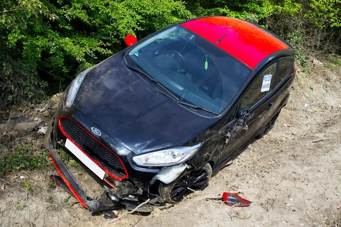 50 People Who Survived The Craziest Moments Of Their Lives