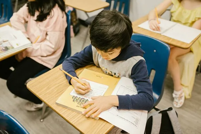 These Kids Had The Nerve To Pull Off These 32 Unhinged Things In School Without Hesitation