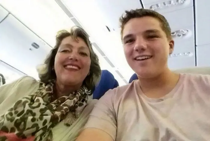 La última foto de una madre y su hijo en el vuelo siniestrado de Malaysia Airlines