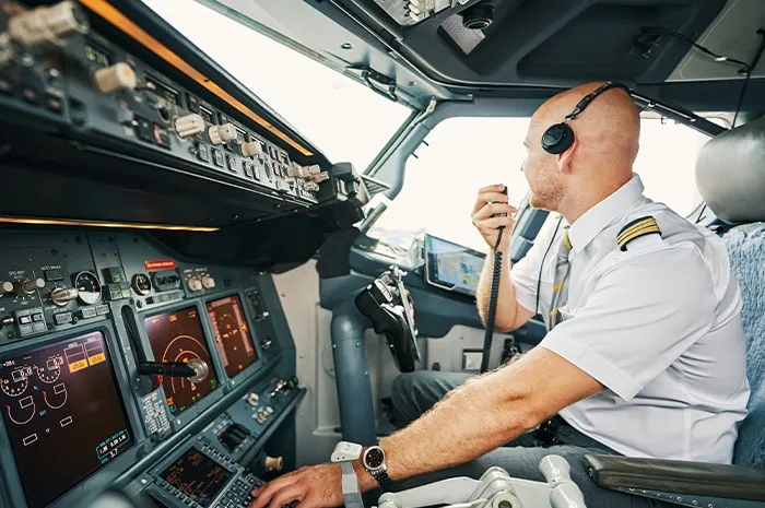46 Pilots Reveal The Most Terrifying Experiences They’ve Been Through