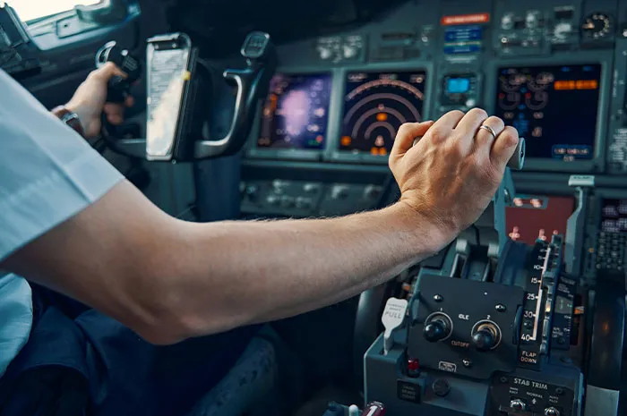 46 Pilots Reveal The Most Terrifying Experiences They’ve Been Through