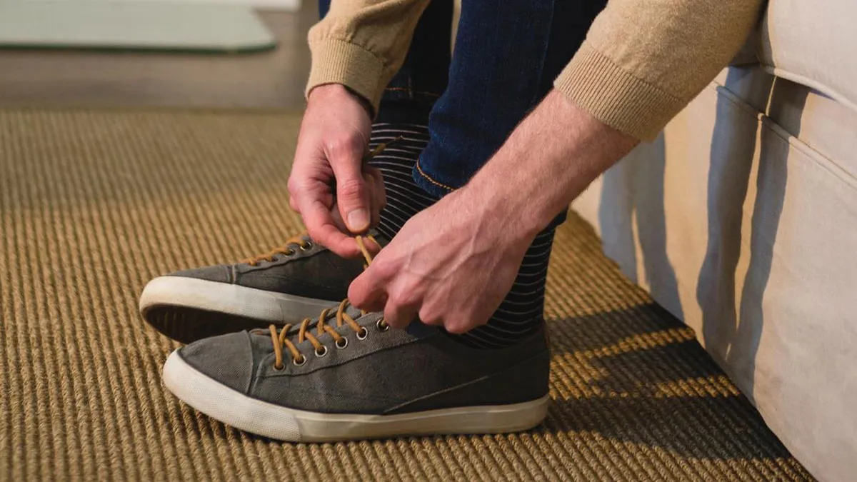 Man Refuses To Take Off Shoes In Friend’s Home Over Medical Condition, Despite Crawling Baby