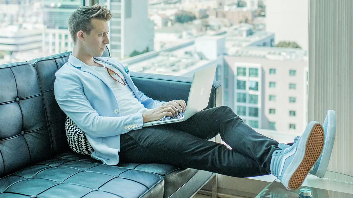Guy Wins $14 Million, Tells No One, And Answers People’s Questions About His Life