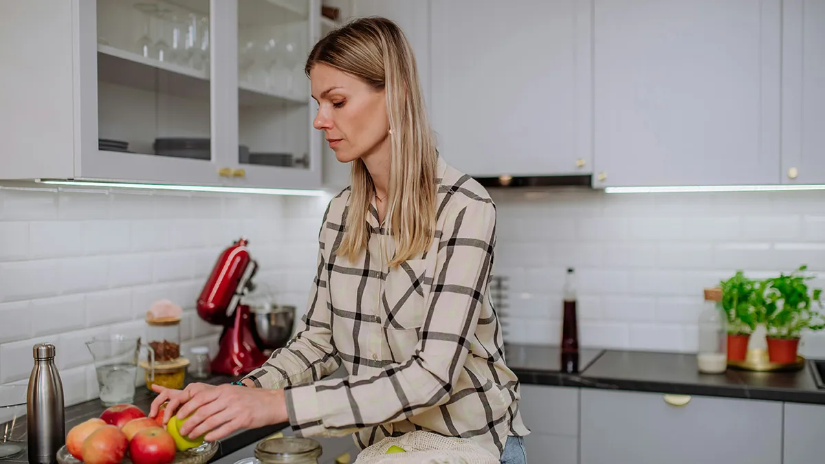 “The Cut Was Deep”: Woman Stops Talking To Sister For Sending Her Husband To The ER For His Prank