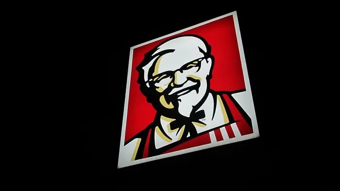 “I Left And Proceeded To Bleach My Eyes”: 32 Food Delivery Drivers Share The Oddest Things They’ve Seen