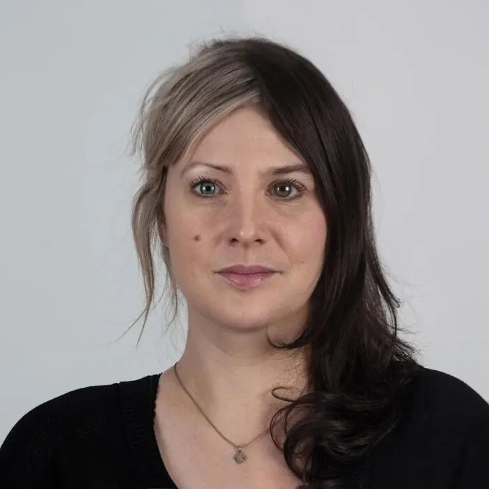 Sisters: Justine, 34 And Émilie, 36