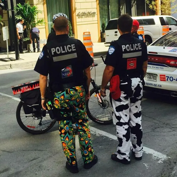 La policía de Montreal se niega a usar sus pantalones de trabajo como parte de una disputa laboral
