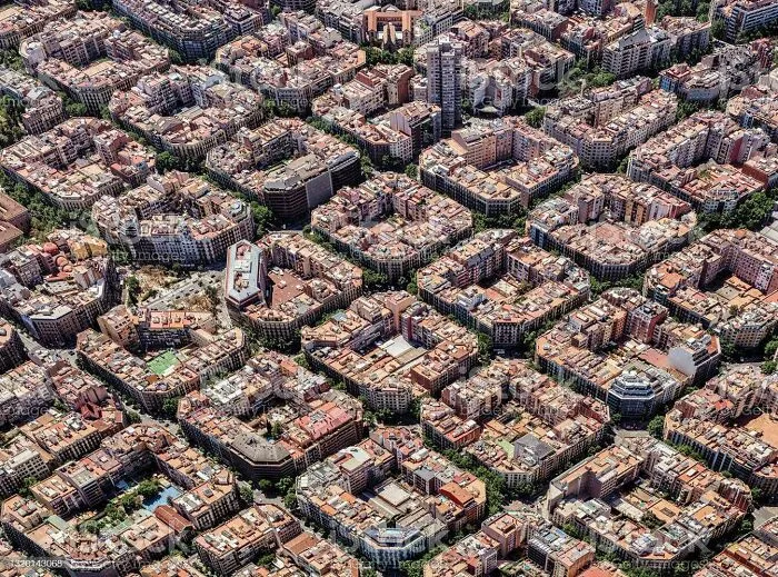 Barcelona Mixes Soviet Blocks With American Car Dependant Infrastructure