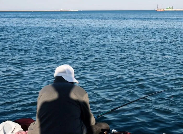 This Photographer Captures Candid Moments Where Timing Is Everything, And Here's The Result (45 Pics)