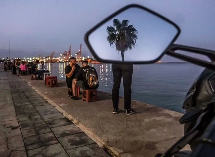This Photographer Captures Candid Moments Where Timing Is Everything, And Here's The Result (45 Pics)