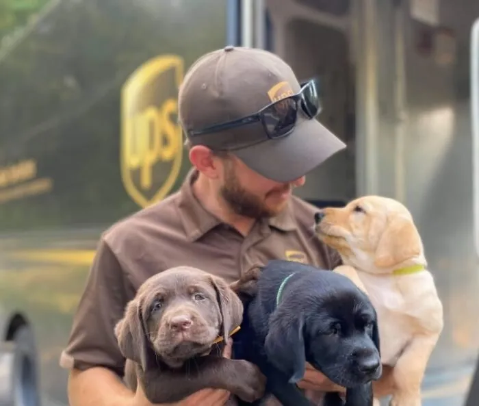 50 Of The Cutest Dogs And Other Pets UPS Drivers Met While On The Job (New Pics)
