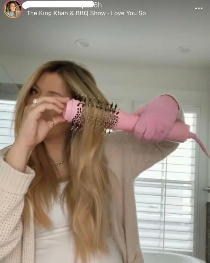 Influencer de YouTube usa guante protector de calor en la mano equivocada