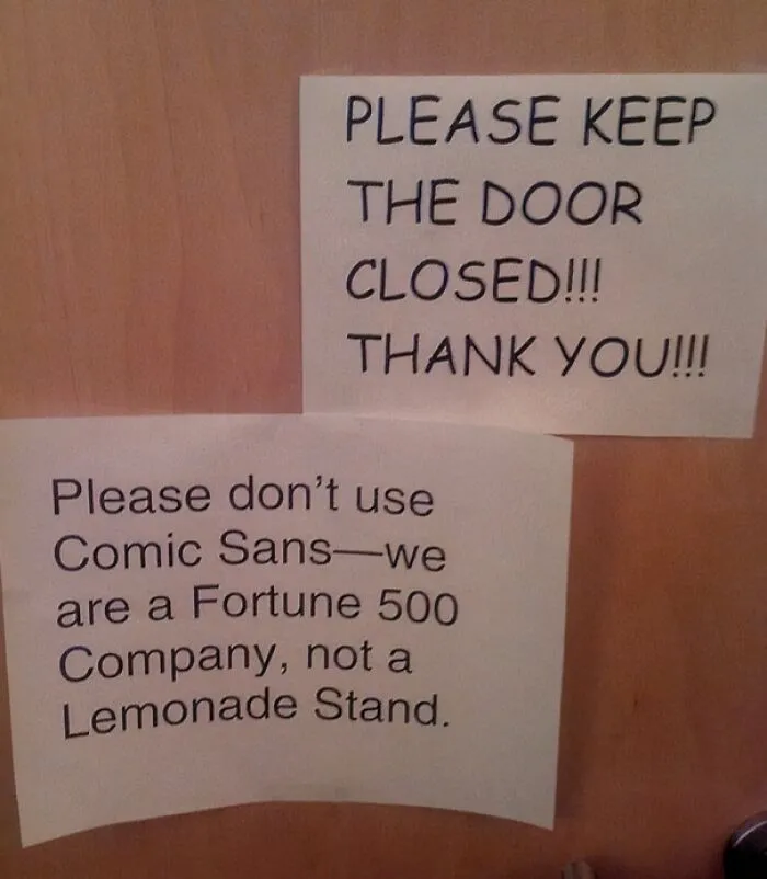 ¡Por favor mantened la puerta cerrada! ¡Gracias!