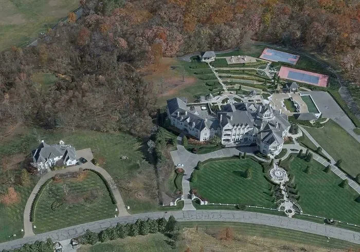 Size Difference Between A Large House And Really Large House