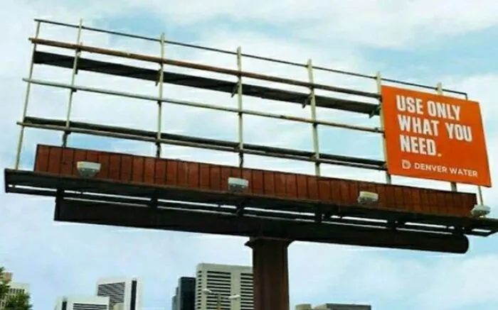 Valla publicitaria con diseño inteligente
