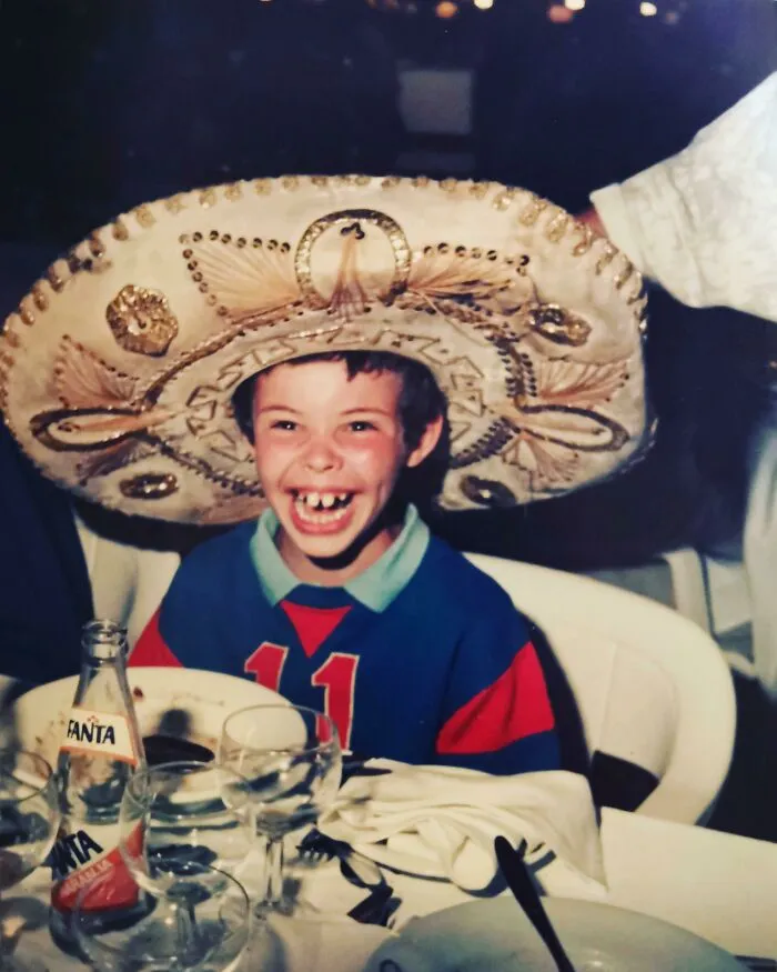 1986. Yo de vacaciones en Gran Canaria. ¡Menos mal que existen los brackets!