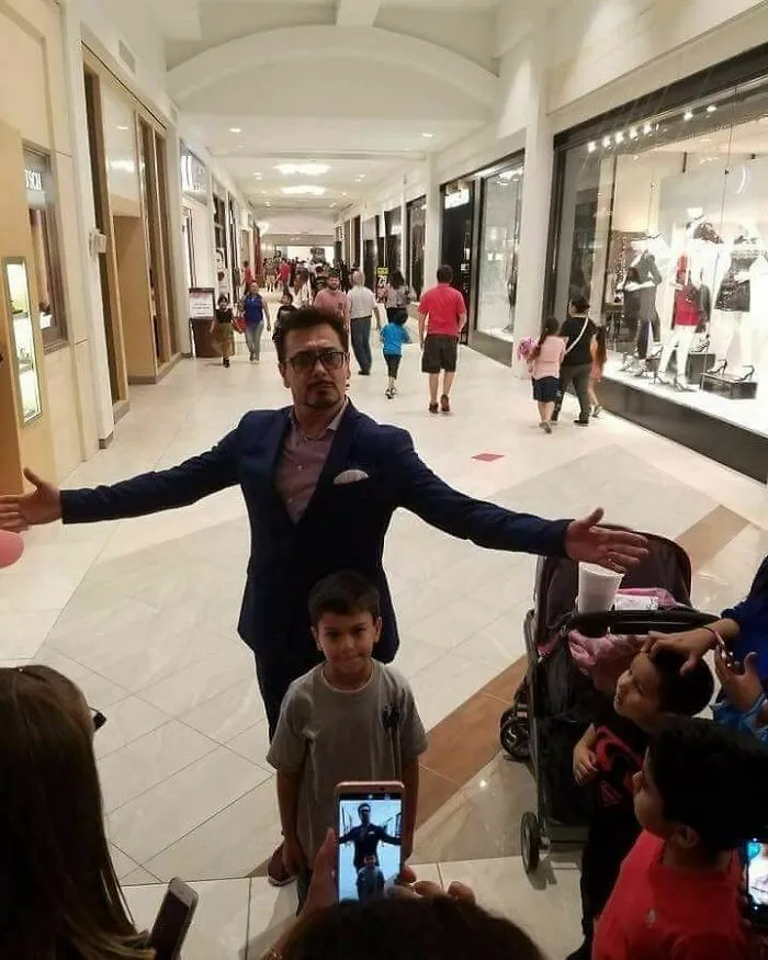 Wow, What Are The Odds Of Finding Robert Downey Jr. In A Small Texas Mall?