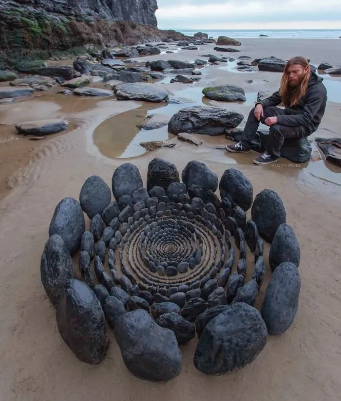 47 Patience-Requiring Land Art Pieces Made With Natural Materials Created By This Artist (New Pics)