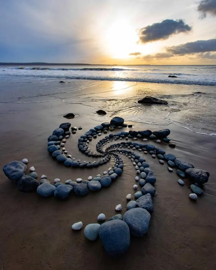 47 Patience-Requiring Land Art Pieces Made With Natural Materials Created By This Artist (New Pics)
