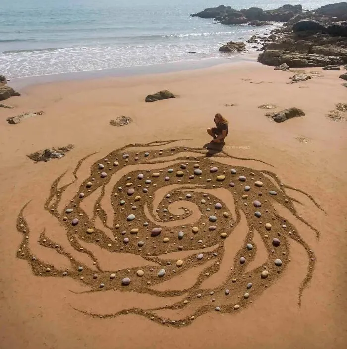 47 Patience-Requiring Land Art Pieces Made With Natural Materials Created By This Artist (New Pics)